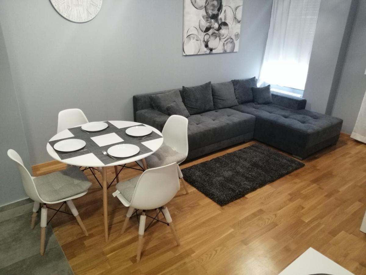 Fit Apartman Belgrade Exterior photo